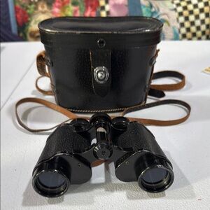 VTG ~  OCULUS HOYA 8 X 30 Black Binoculars with Case